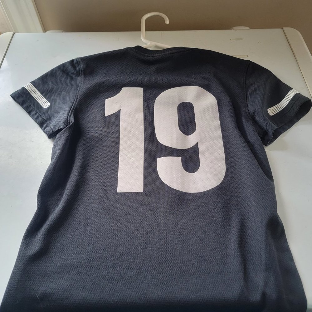 Sports ware - Picture 2 of 3